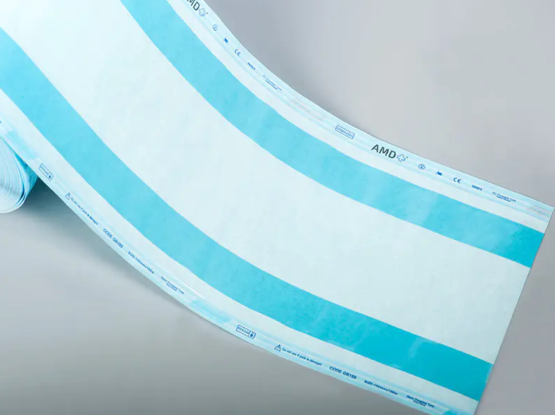 Rouleaux de papier de stérilisation : pour des flux de travail d'emballage hygiéniques et efficaces
